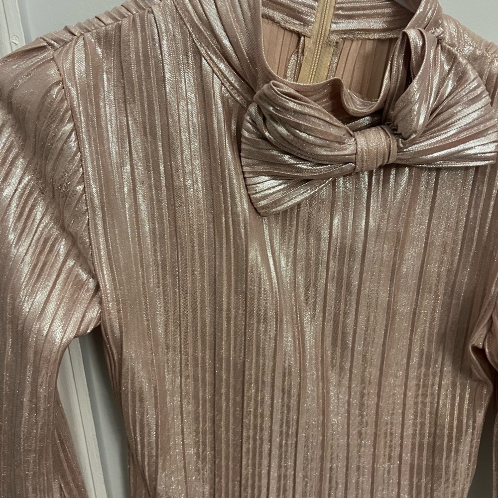 Gucci Metallic Rose Gold Pleated Bow Neck Blouse - Picture 2 of 4